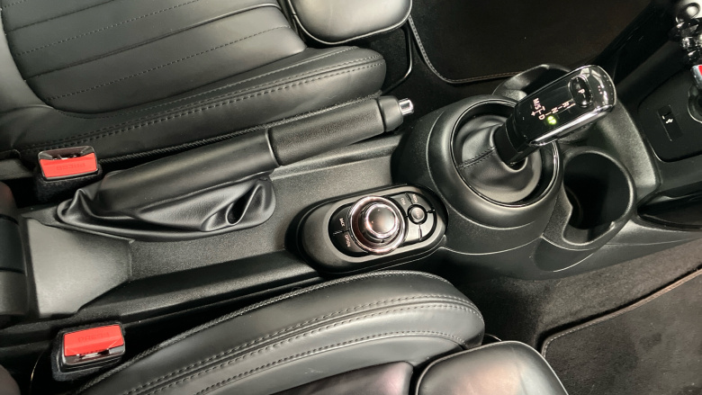 MINI Hatchback 2.0 Cooper S Exclusive 3dr Auto Petrol Hatchback